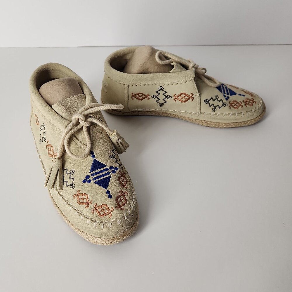 Toms Palmera Chukka suede embroidered moccasins booties shoes sz 5 like new